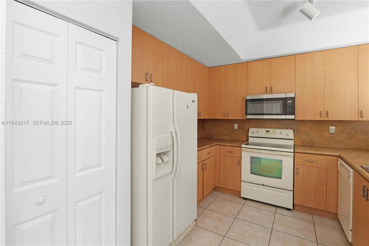 21055 SW 89th Pl, Cutler Bay, FL 33189 Photo