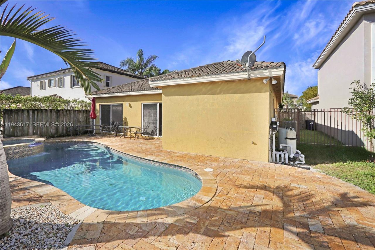 21055 SW 89th Pl, Cutler Bay, FL 33189 Photo