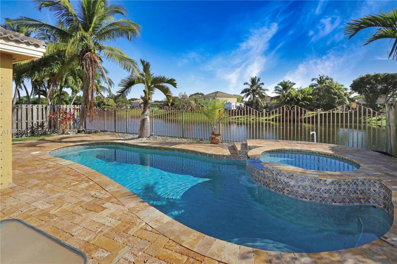 21055 SW 89th Pl, Cutler Bay, FL 33189 Photo