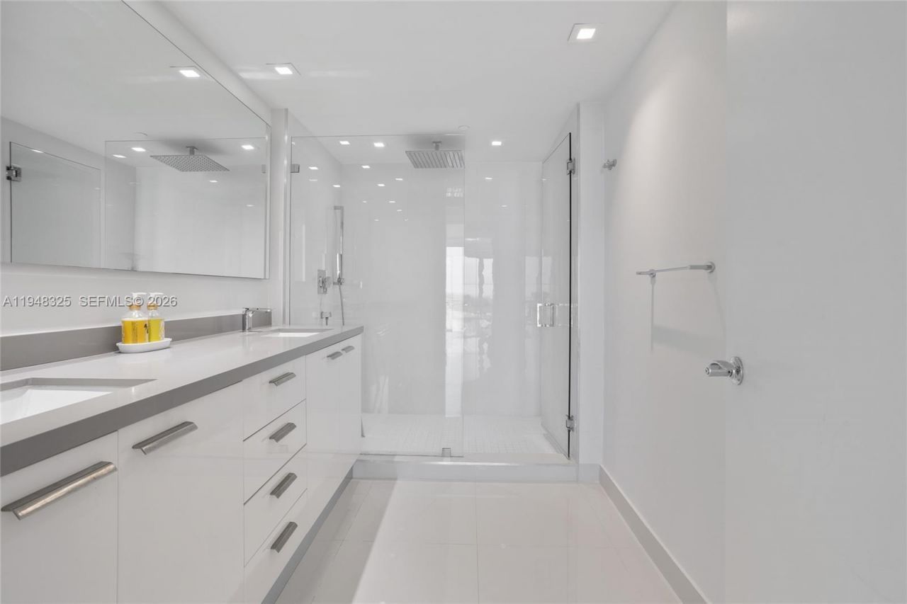 1800 S Ocean Dr, Unit 1708, Hallandale Beach, FL 33009 Photo