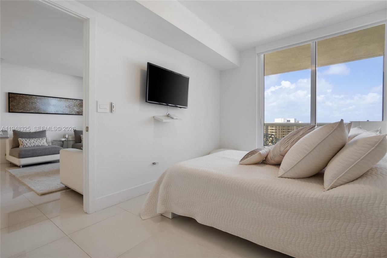 1800 S Ocean Dr, Unit 1708, Hallandale Beach, FL 33009 Photo