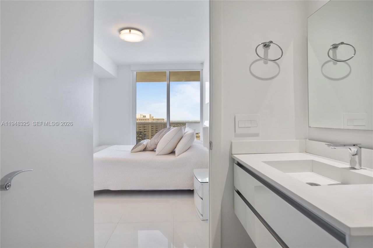 1800 S Ocean Dr, Unit 1708, Hallandale Beach, FL 33009 Photo