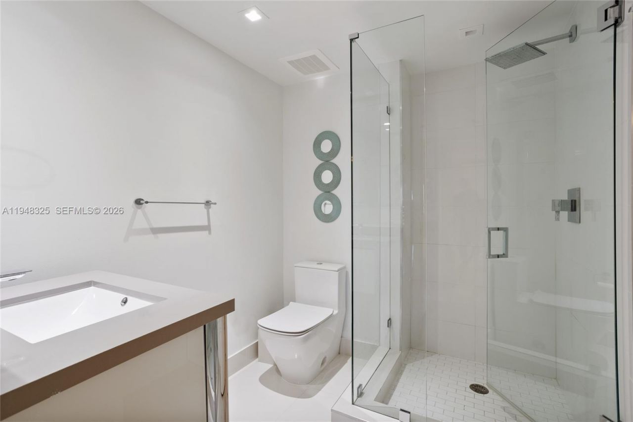 1800 S Ocean Dr, Unit 1708, Hallandale Beach, FL 33009 Photo