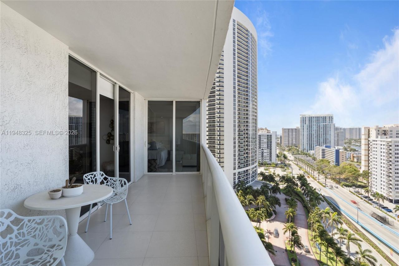 1800 S Ocean Dr, Unit 1708, Hallandale Beach, FL 33009 Photo