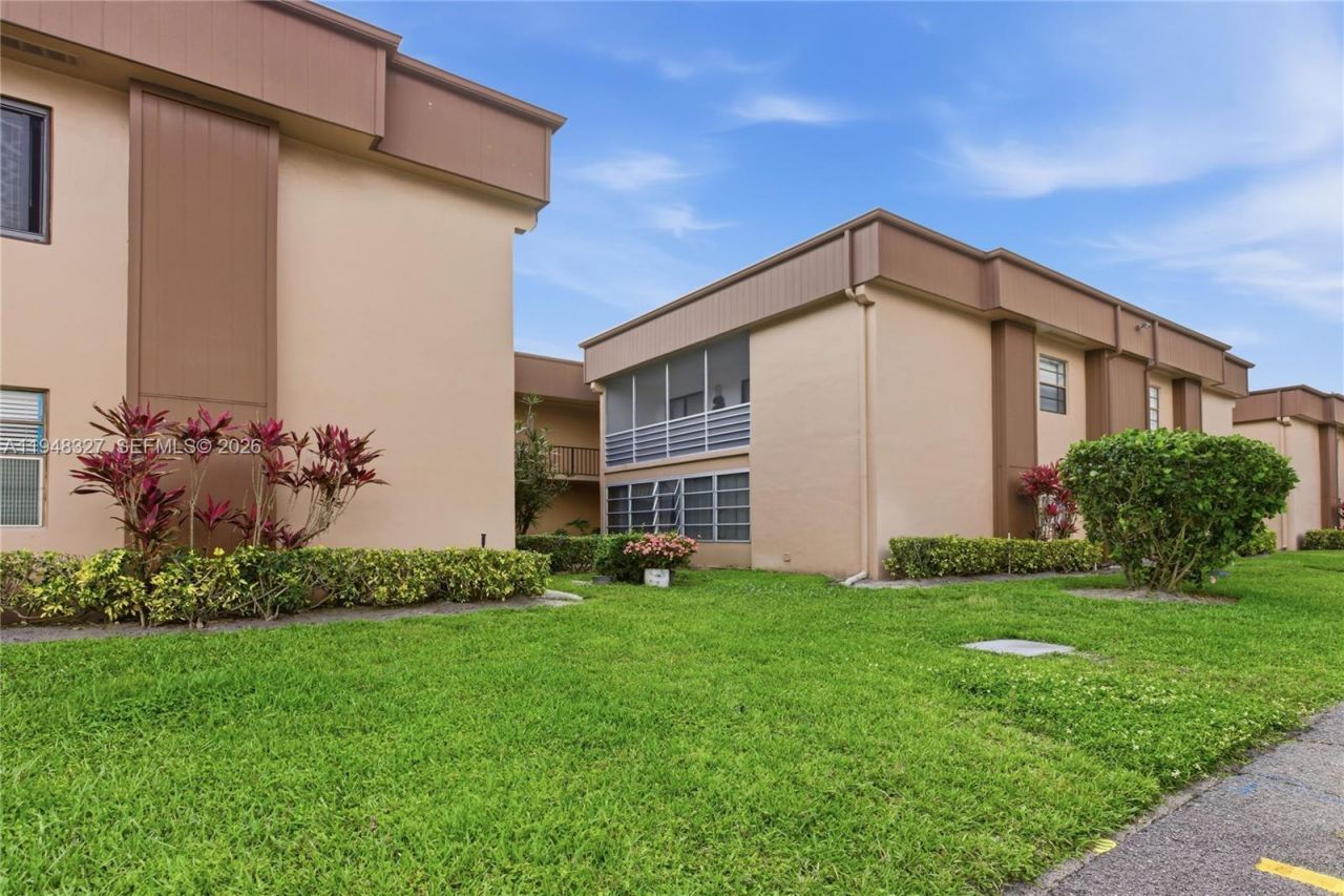 126 Piedmont C, Unit 126, Delray Beach, FL 33484 Photo