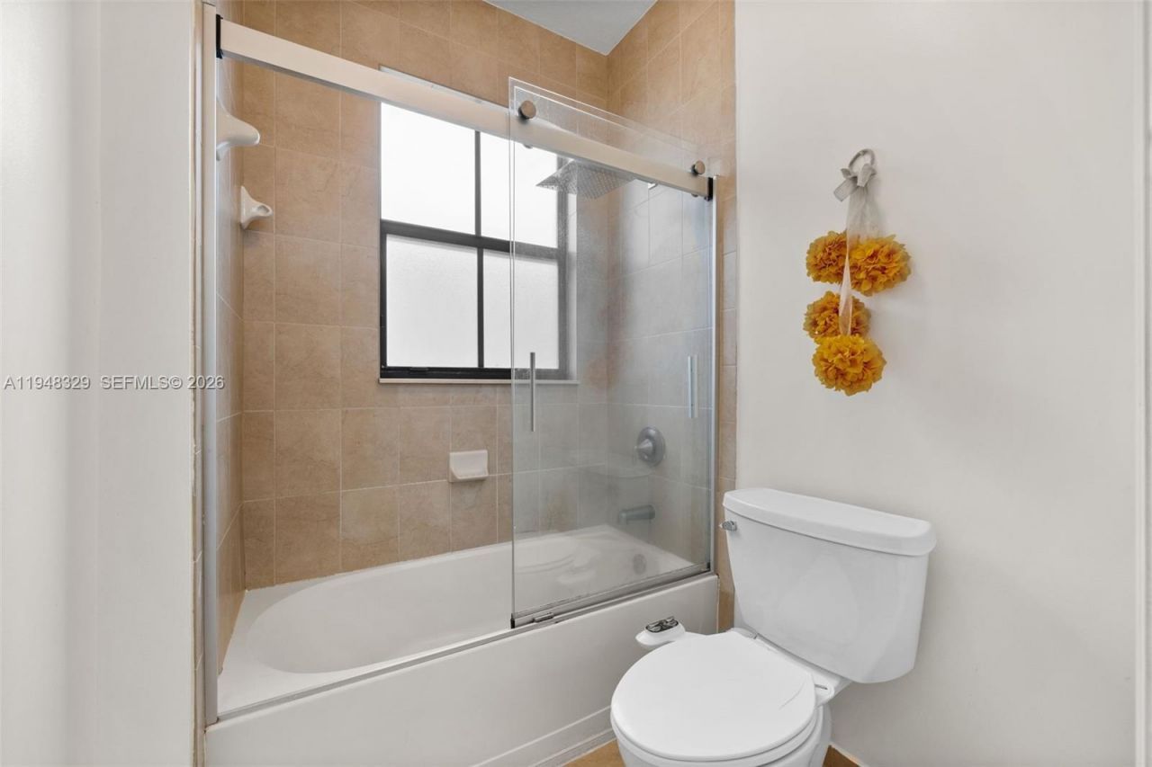 8658 NW 99th Path , Doral, FL 33178 Photo