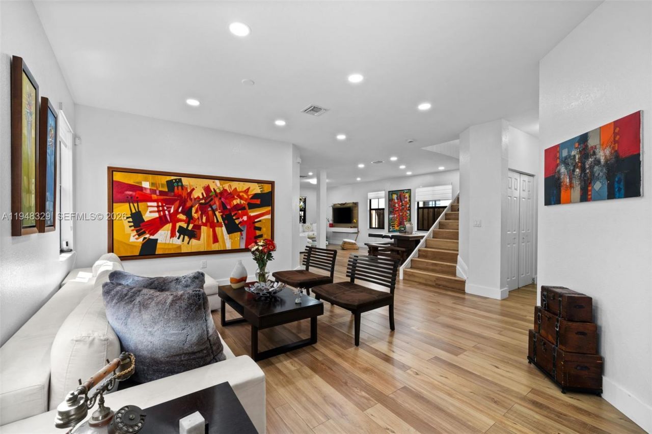 8658 NW 99th Path , Doral, FL 33178 Photo