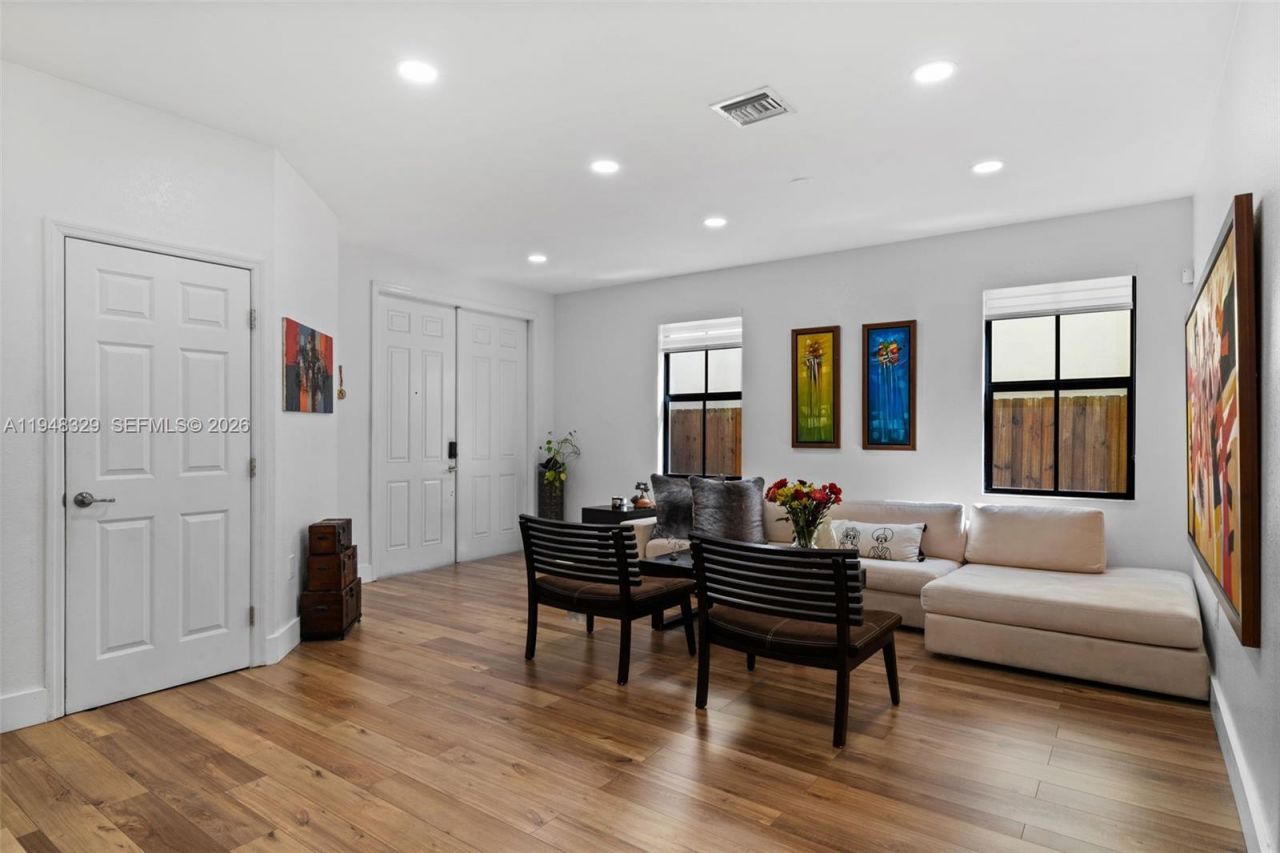 8658 NW 99th Path , Doral, FL 33178 Photo