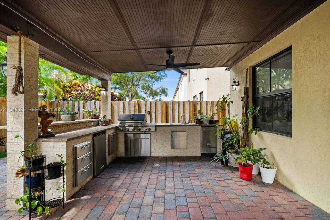 8658 NW 99th Path , Doral, FL 33178 Photo