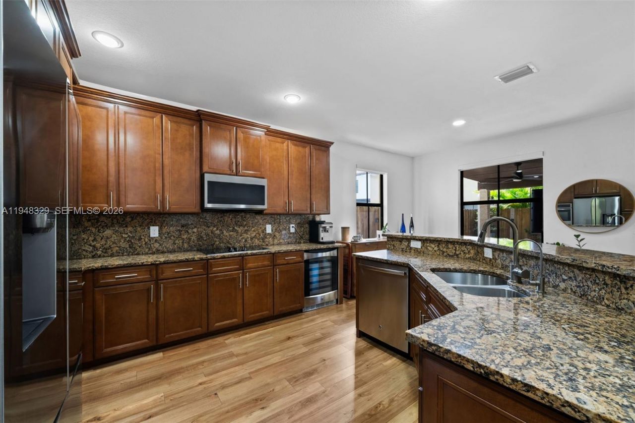 8658 NW 99th Path , Doral, FL 33178 Photo