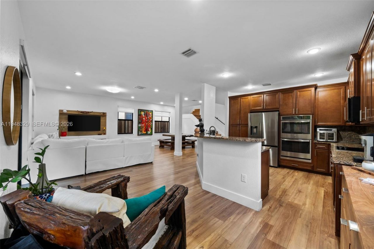 8658 NW 99th Path , Doral, FL 33178 Photo