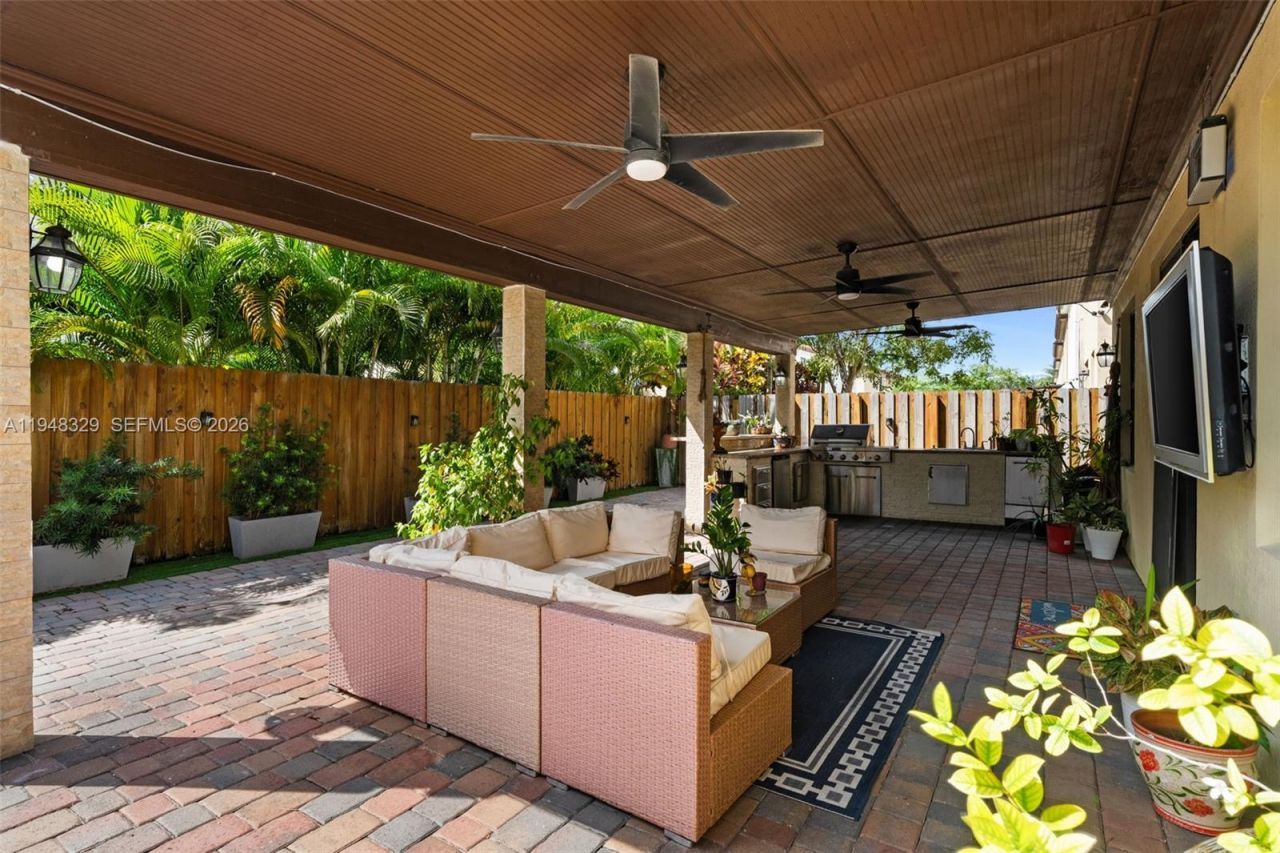 8658 NW 99th Path , Doral, FL 33178 Photo