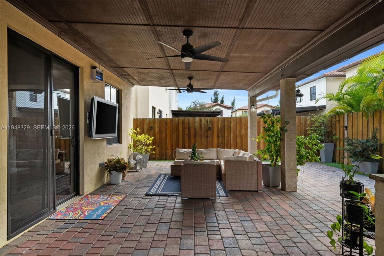 8658 NW 99th Path , Doral, FL 33178 Photo