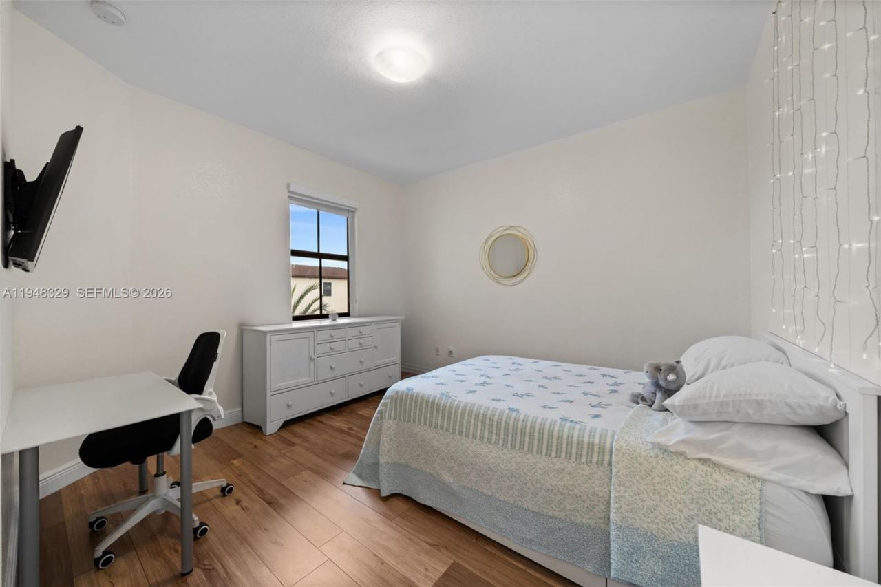 8658 NW 99th Path , Doral, FL 33178 Photo