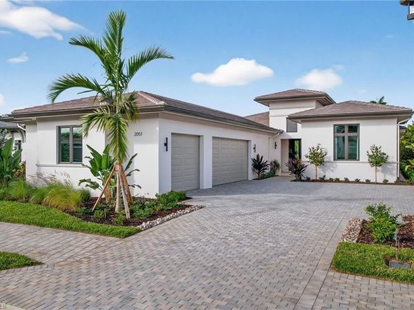 2051 Cambridge Park DR, NAPLES, FL 34109