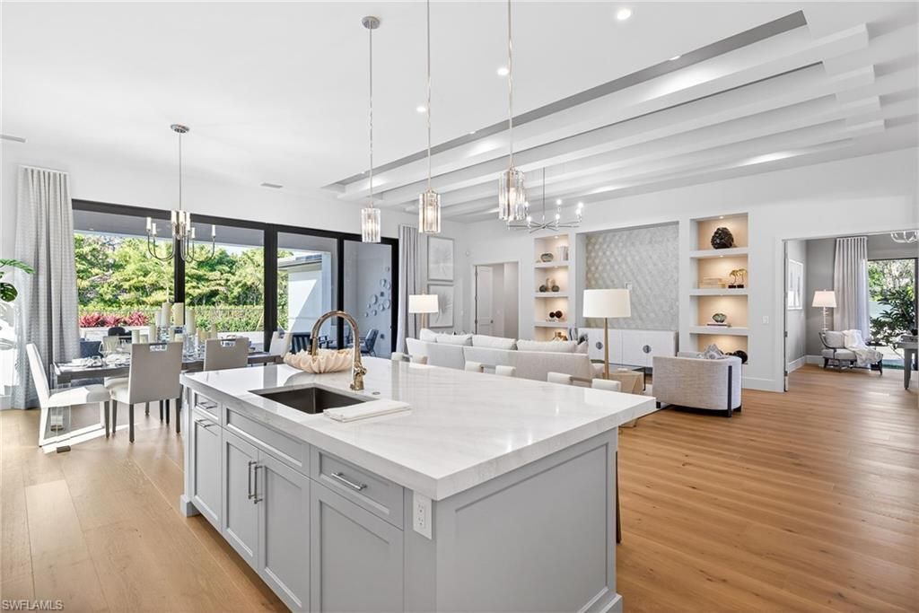 2051 Cambridge Park Dr, Naples, FL 34109 Photo