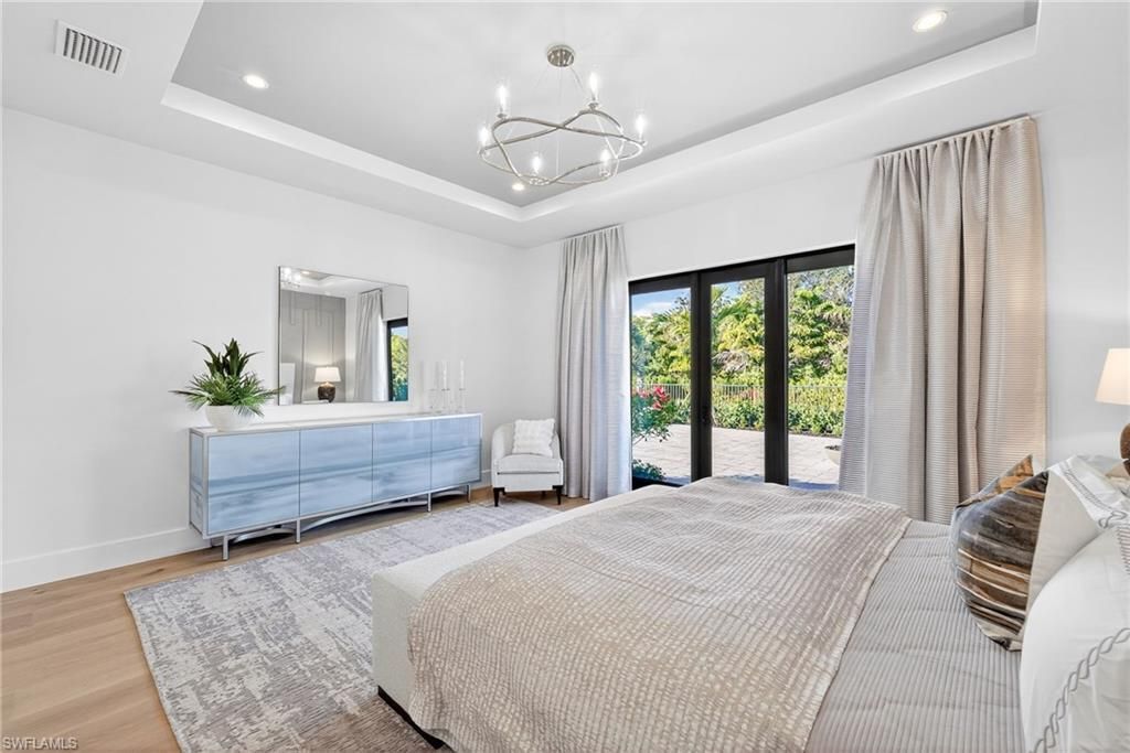 2051 Cambridge Park Dr, Naples, FL 34109 Photo