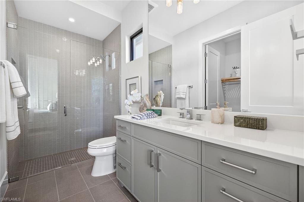 2051 Cambridge Park Dr, Naples, FL 34109 Photo