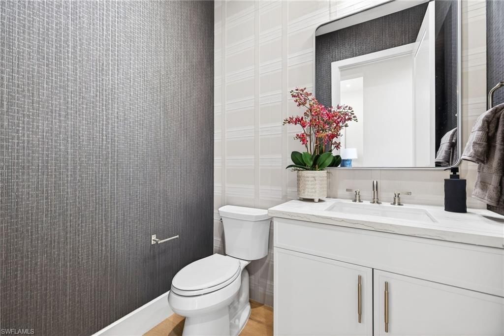 2051 Cambridge Park Dr, Naples, FL 34109 Photo