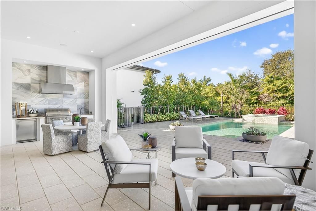 2051 Cambridge Park Dr, Naples, FL 34109 Photo