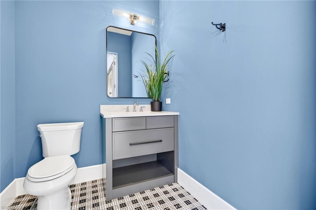 2051 Cambridge Park Dr, Naples, FL 34109 Photo