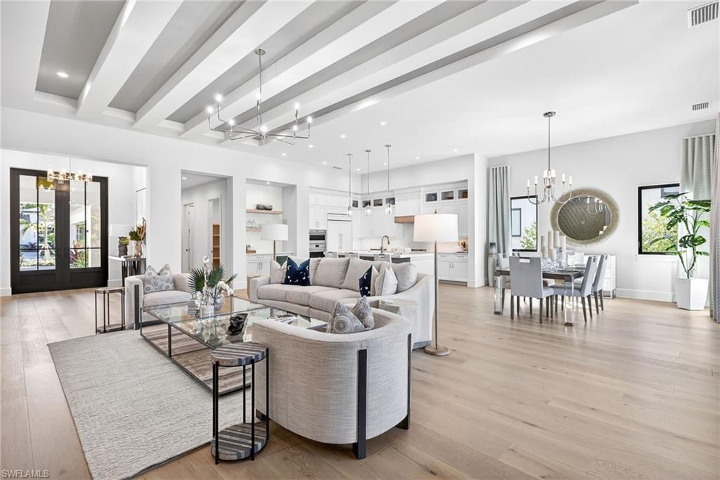 2051 Cambridge Park Dr, Naples, FL 34109 Photo