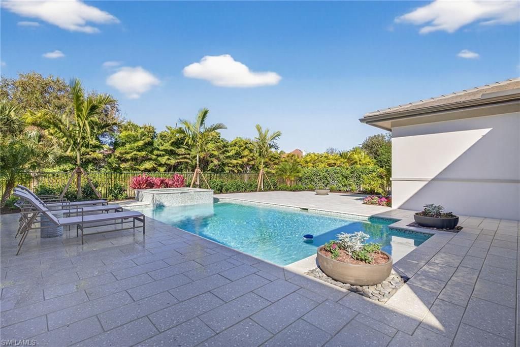 2051 Cambridge Park Dr, Naples, FL 34109 Photo