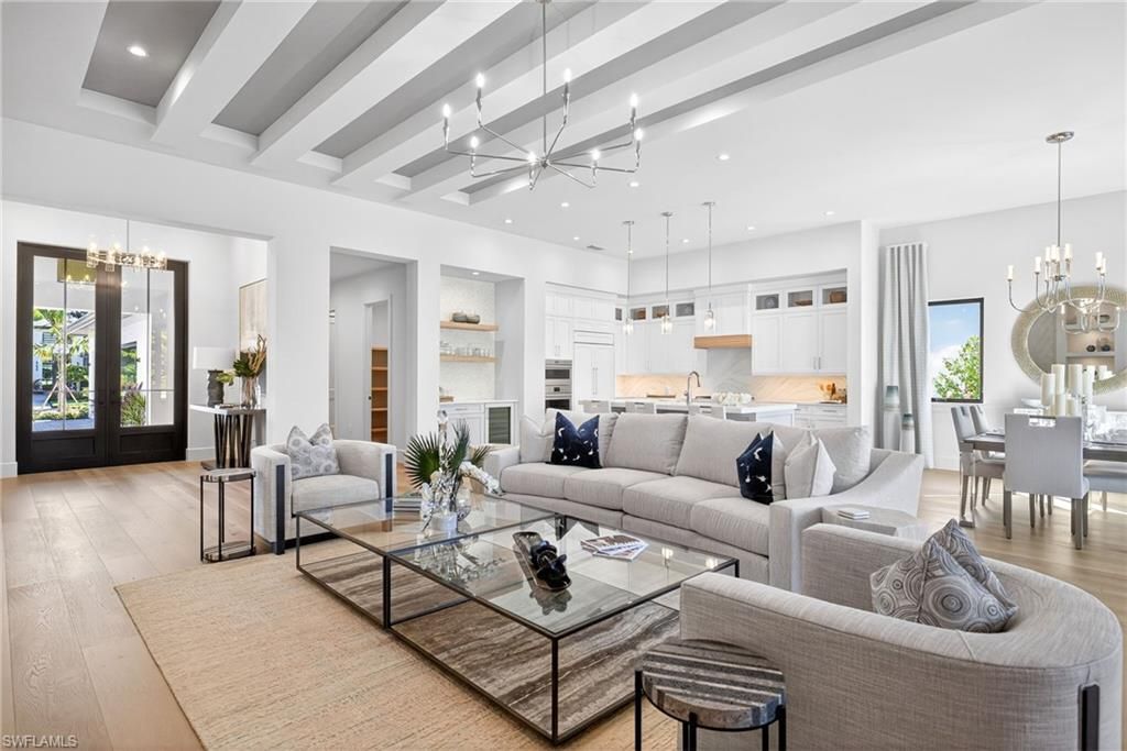 2051 Cambridge Park Dr, Naples, FL 34109 Photo