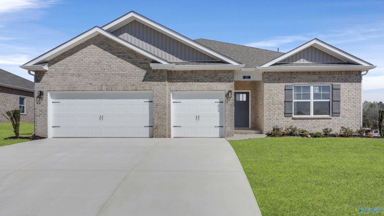 101 Fern Creek Drive, Huntsville, AL 35810 Main Photo