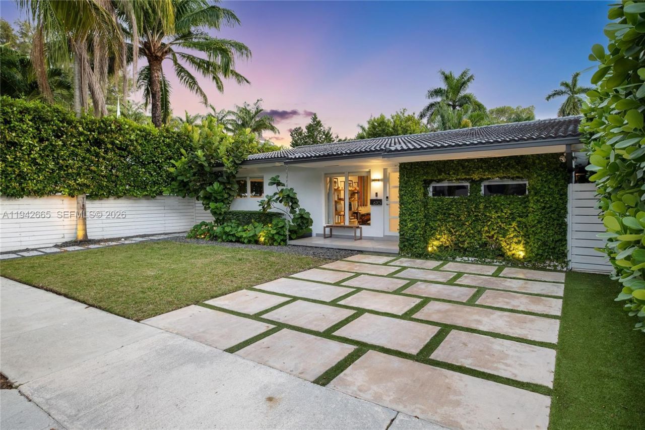 670 NE 58th St, Miami, FL 33137 Photo