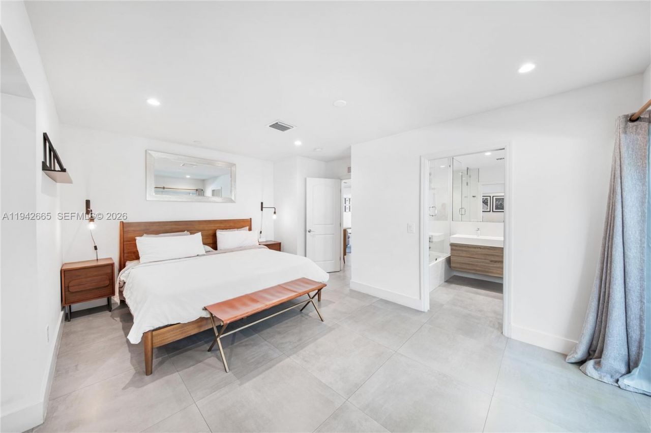 670 NE 58th St, Miami, FL 33137 Photo