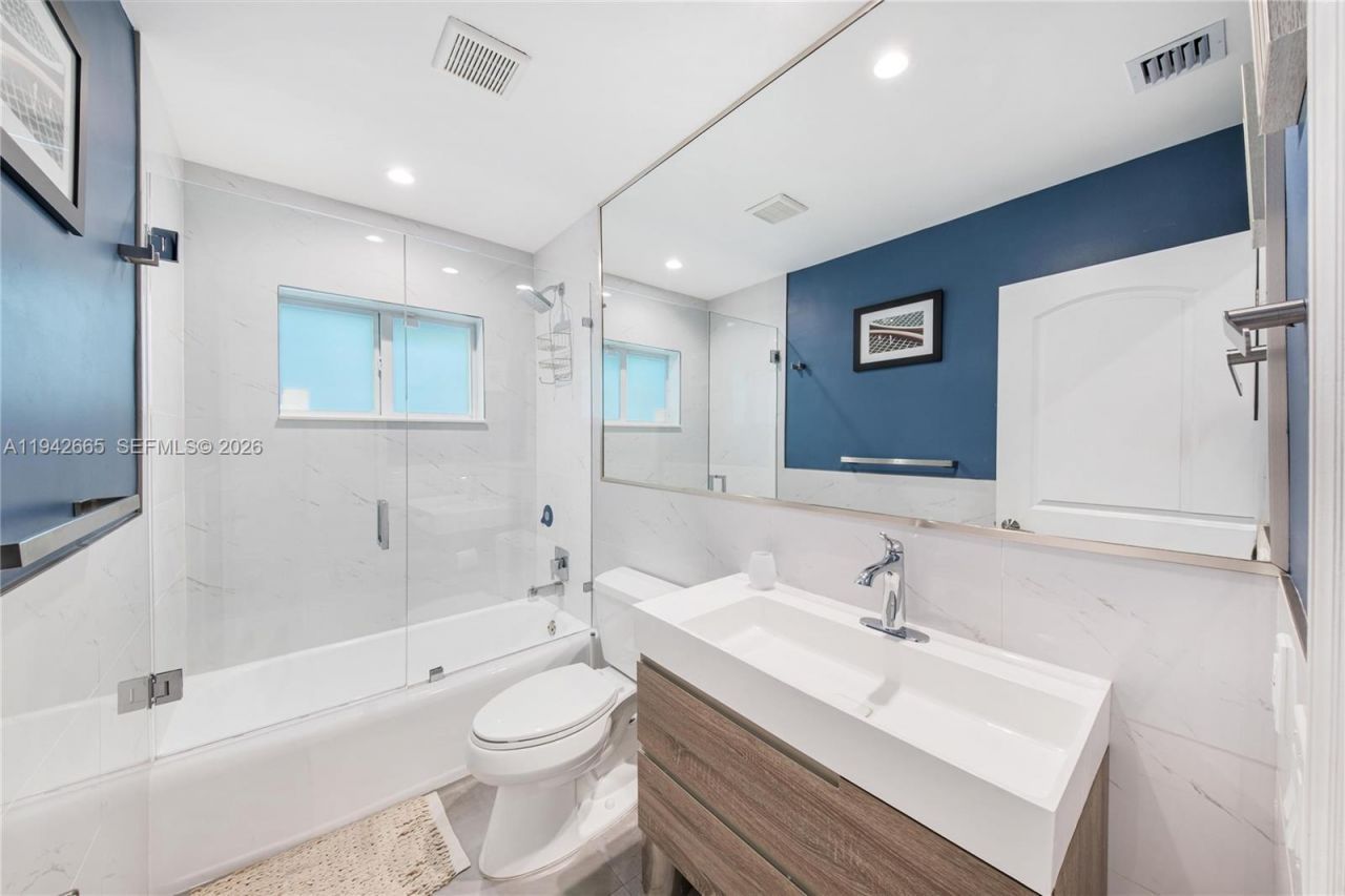 670 NE 58th St, Miami, FL 33137 Photo