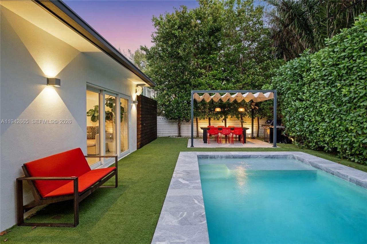 670 NE 58th St, Miami, FL 33137 Photo