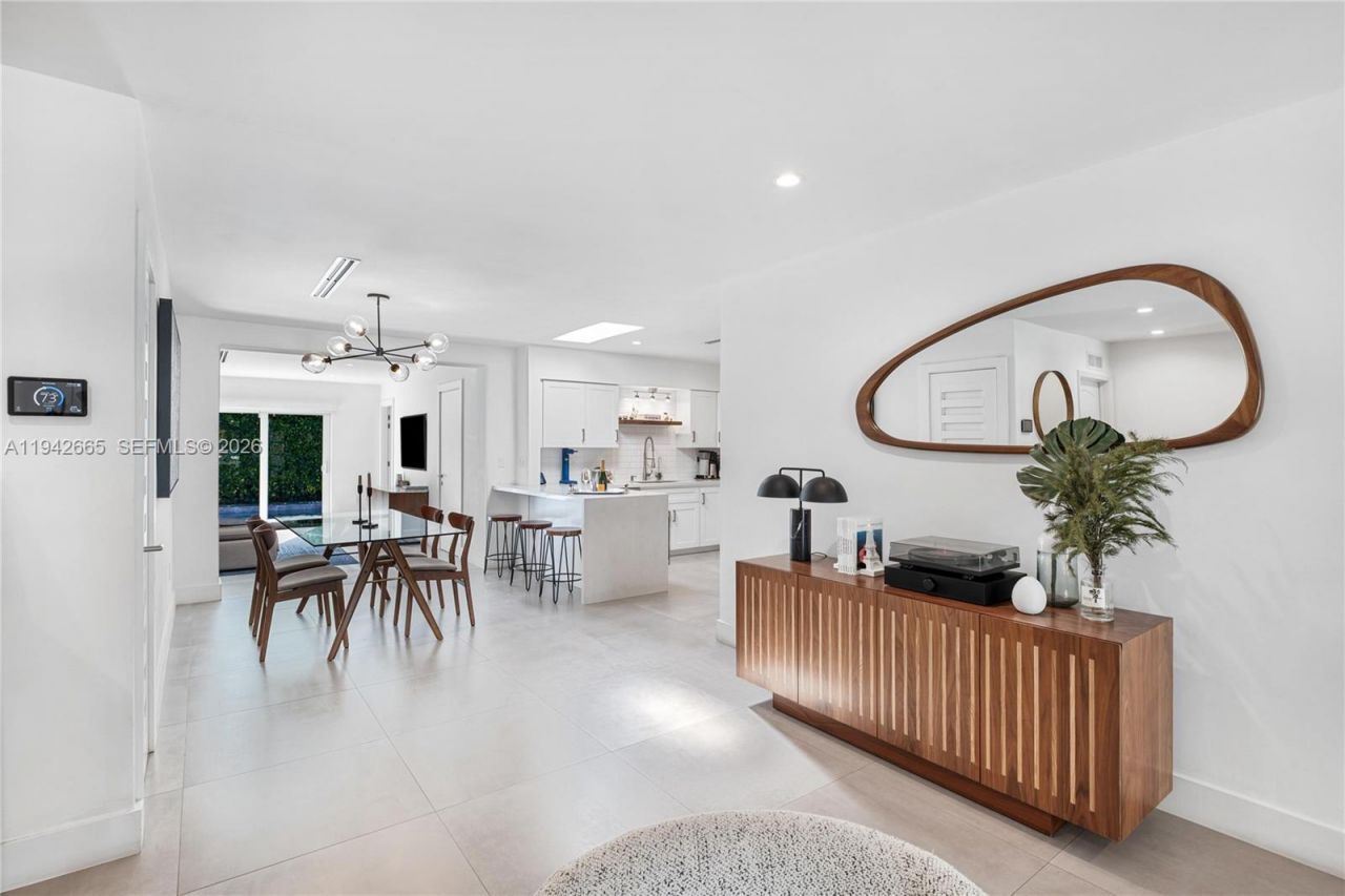 670 NE 58th St, Miami, FL 33137 Photo