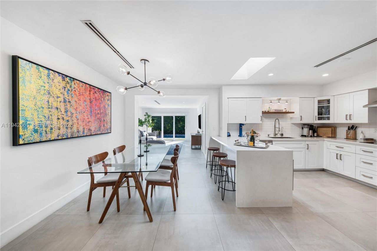 670 NE 58th St, Miami, FL 33137 Photo