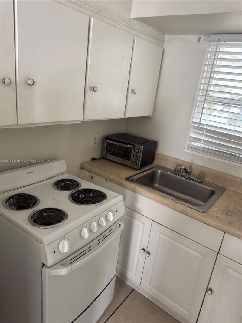 921 N 17th Ct, Unit 925, Hollywood, FL 33020 Photo