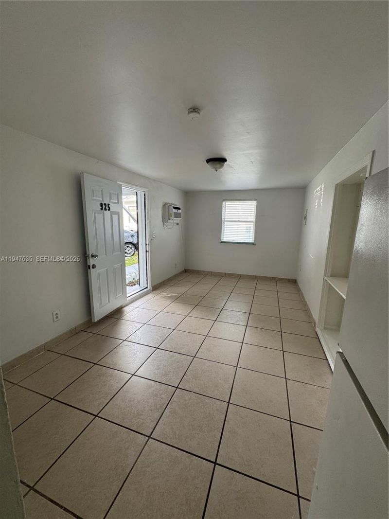 921 N 17th Ct, Unit 925, Hollywood, FL 33020 Photo