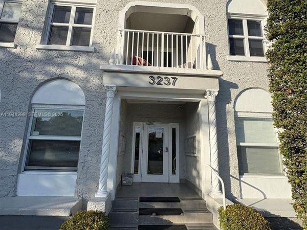 3237 SW 4th St , Unit 16, Miami, FL 33135