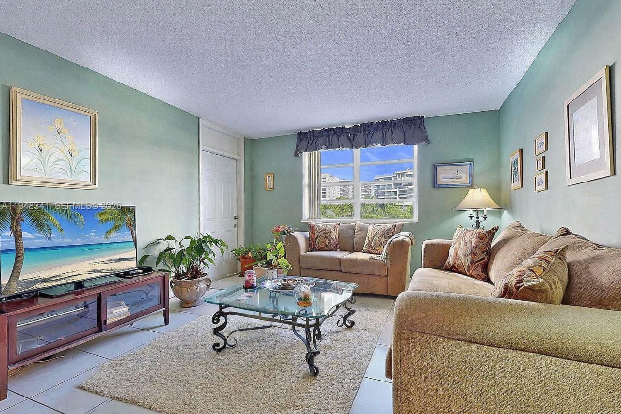 1849 S Ocean Dr, Unit 203, Hallandale Beach, FL 33009 Photo