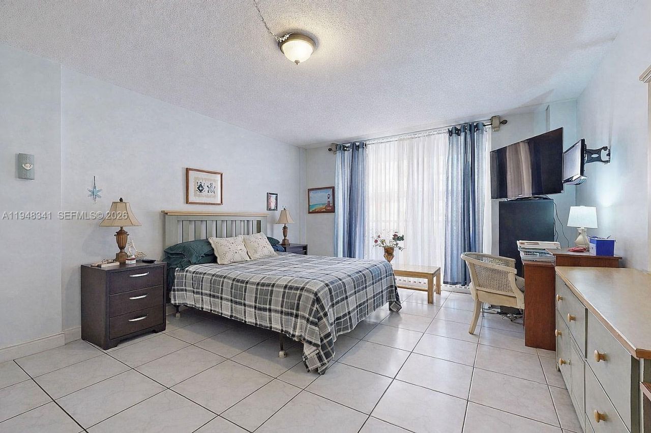 1849 S Ocean Dr, Unit 203, Hallandale Beach, FL 33009 Photo