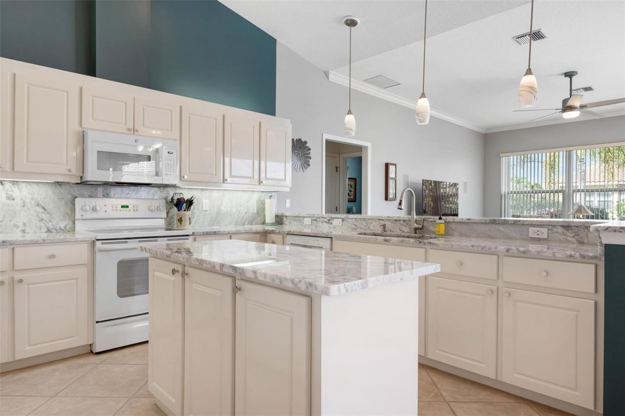 715 Thistlelake Drive, Venice, FL 34293 Photo