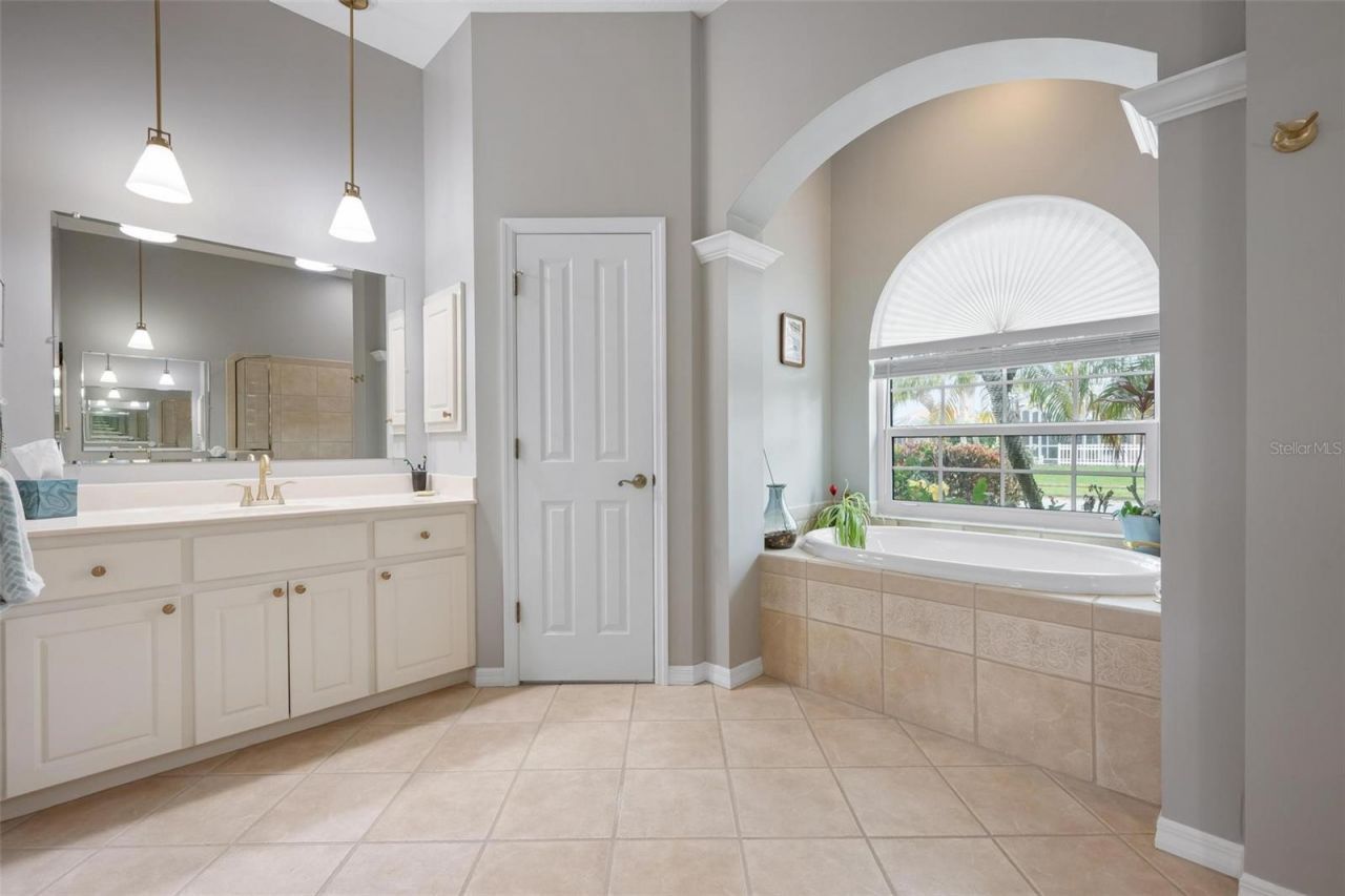 715 Thistlelake Drive, Venice, FL 34293 Photo