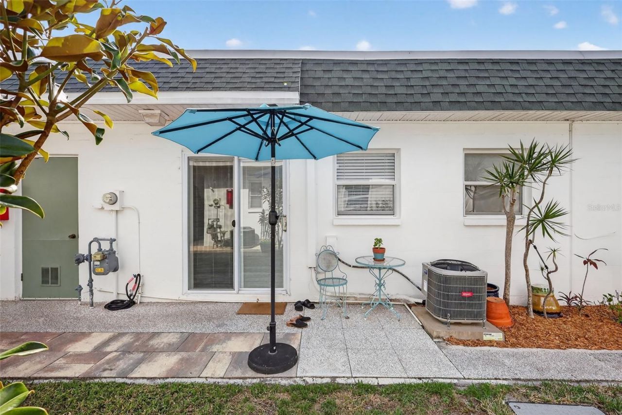 7825 38th Terrace N, Unit 7825, Saint Petersburg, FL 33709 Photo