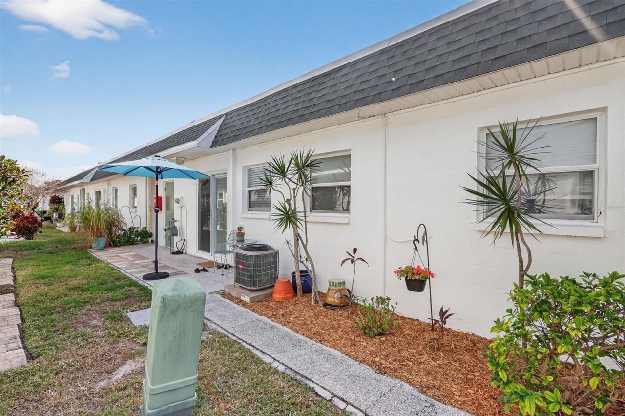 7825 38th Terrace N, Unit 7825, Saint Petersburg, FL 33709 Photo