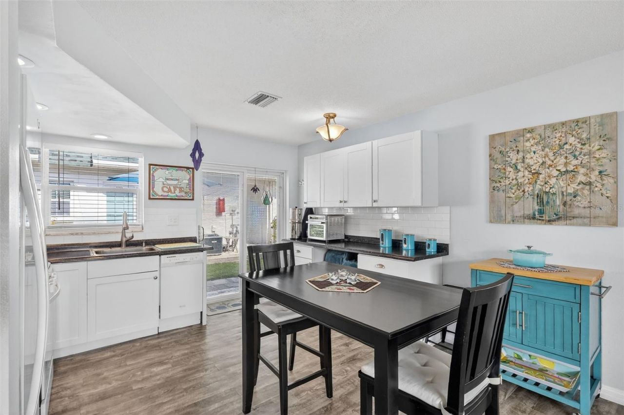 7825 38th Terrace N, Unit 7825, Saint Petersburg, FL 33709 Photo