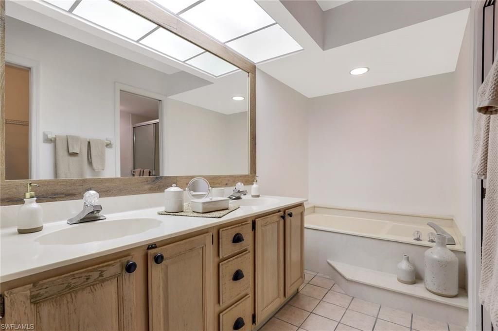 27100 Oakwood Lake Dr, Bonita Springs, FL 34134 Photo