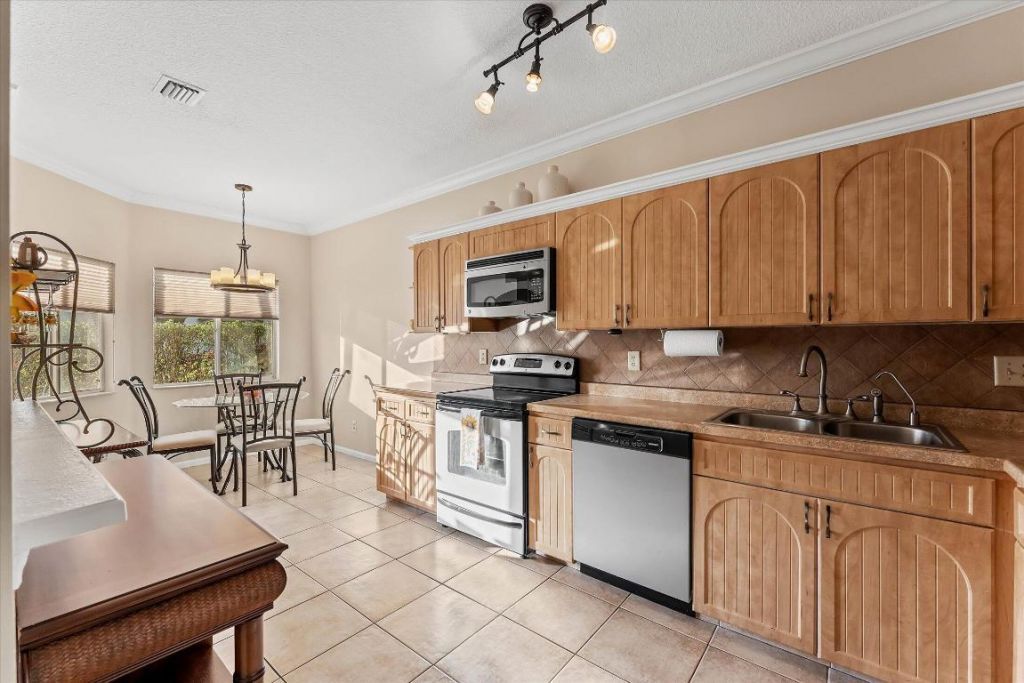 6757 Via Regina, Unit 3, Boca Raton, FL 33433 Photo