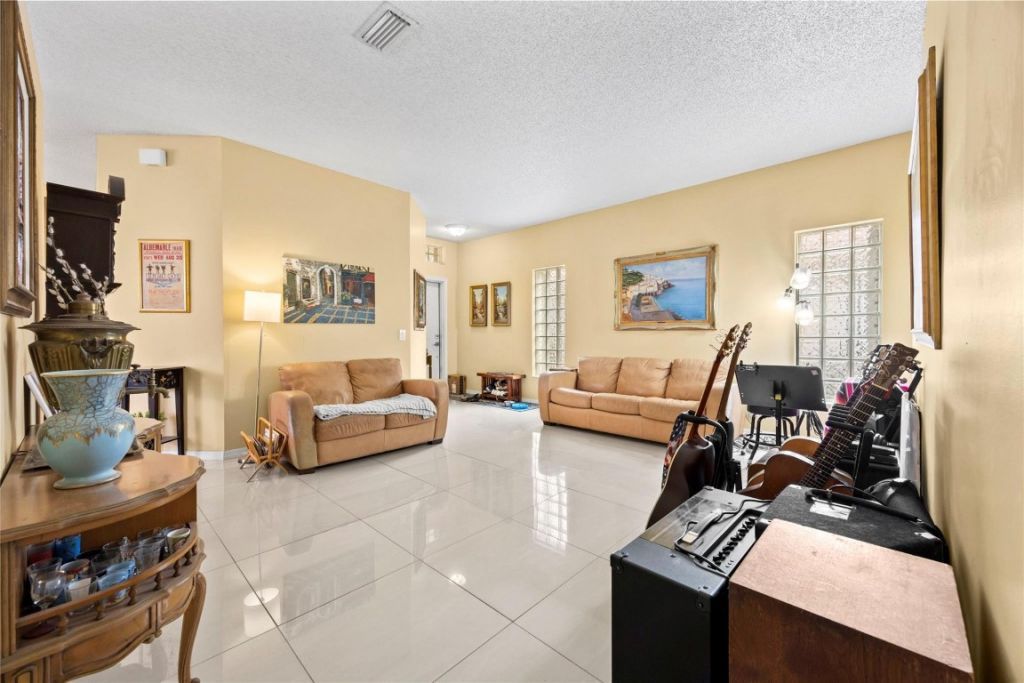 6264 NW 38th Drive, Coral Springs, FL 33067 Photo