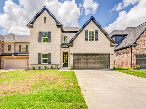 100 BLUE DR, Oakland, TN 38060
