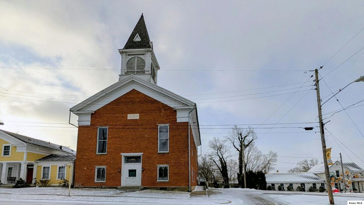 11 E Sandusky, Fredericktown, OH 43019 Main Photo